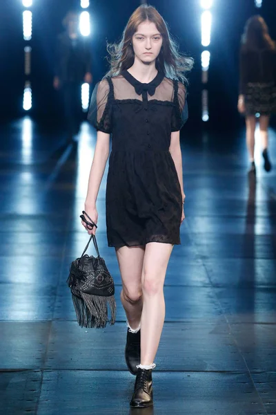 Look 17